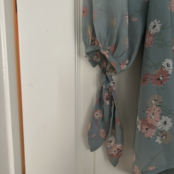 Blue pastel flowered dress - Picture 2 of 4